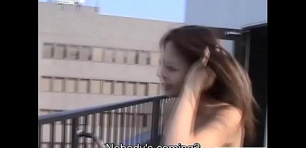  JAV amateur striptease and rooftop blowjob Subtitled